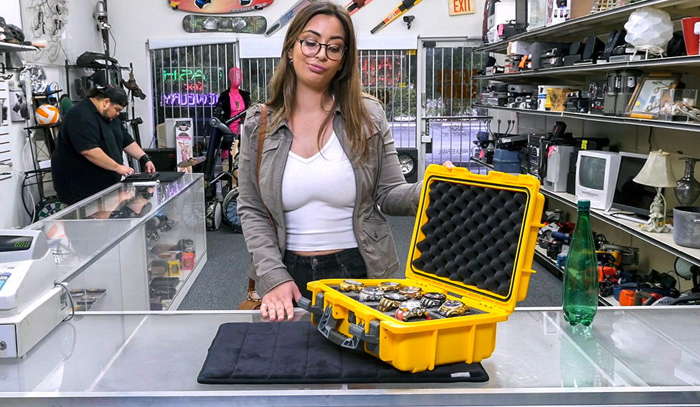 Fucking Frenchy for a Flight